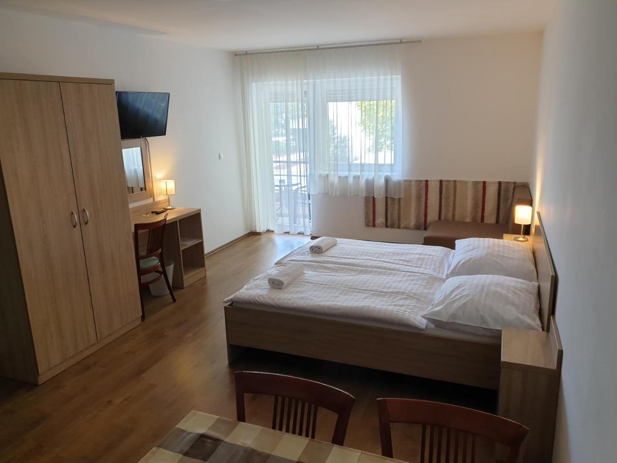 Adam Apartmanhaz Siófok Eksteriør billede