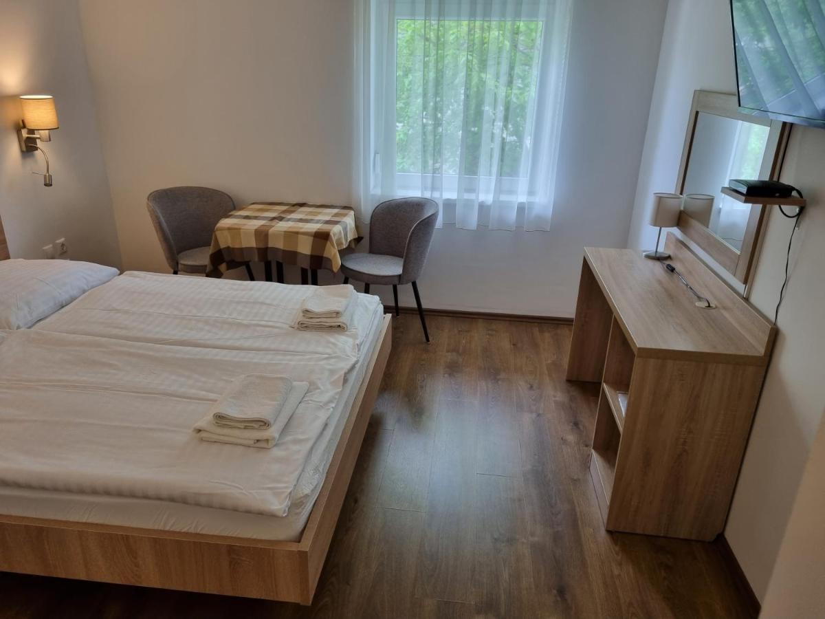 Adam Apartmanhaz Siófok Værelse billede