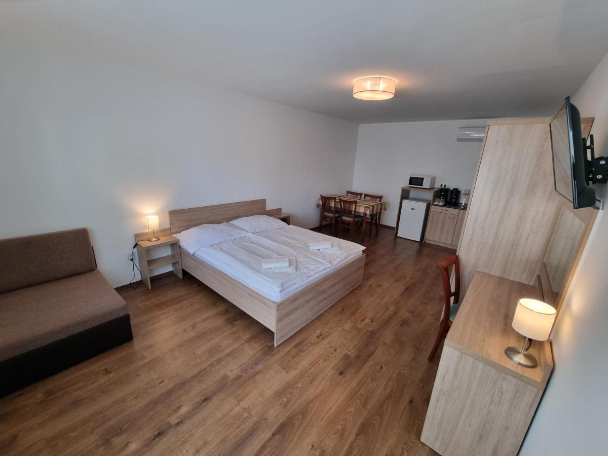 Adam Apartmanhaz Siófok Eksteriør billede