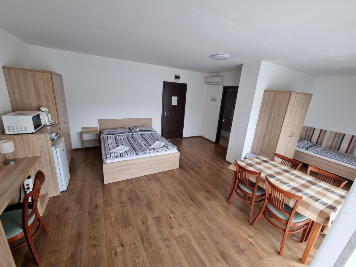 Adam Apartmanhaz Siófok Eksteriør billede