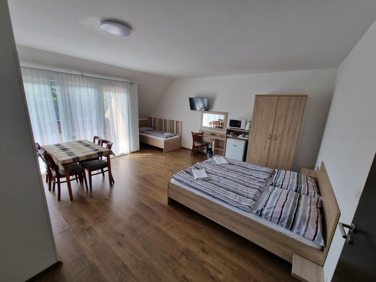 Adam Apartmanhaz Siófok Eksteriør billede