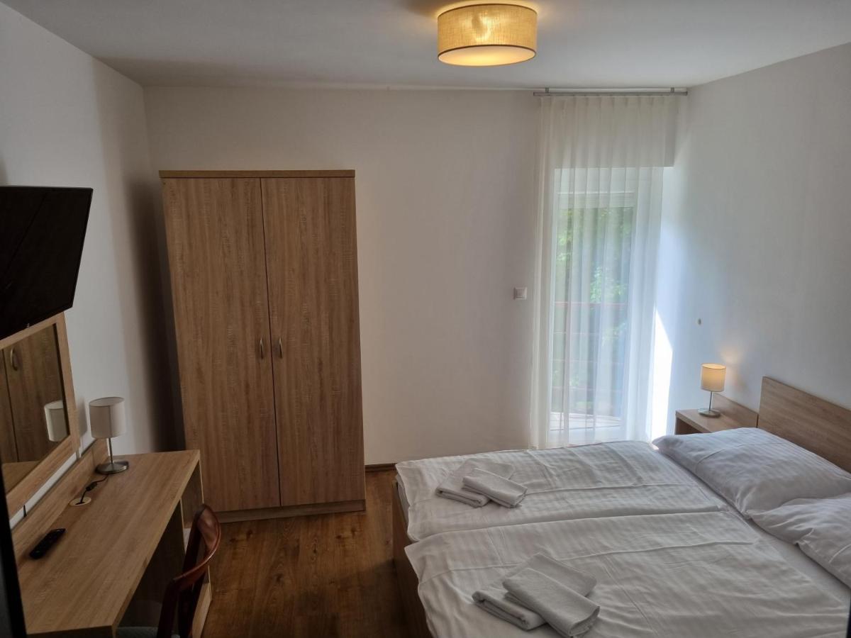 Adam Apartmanhaz Siófok Eksteriør billede