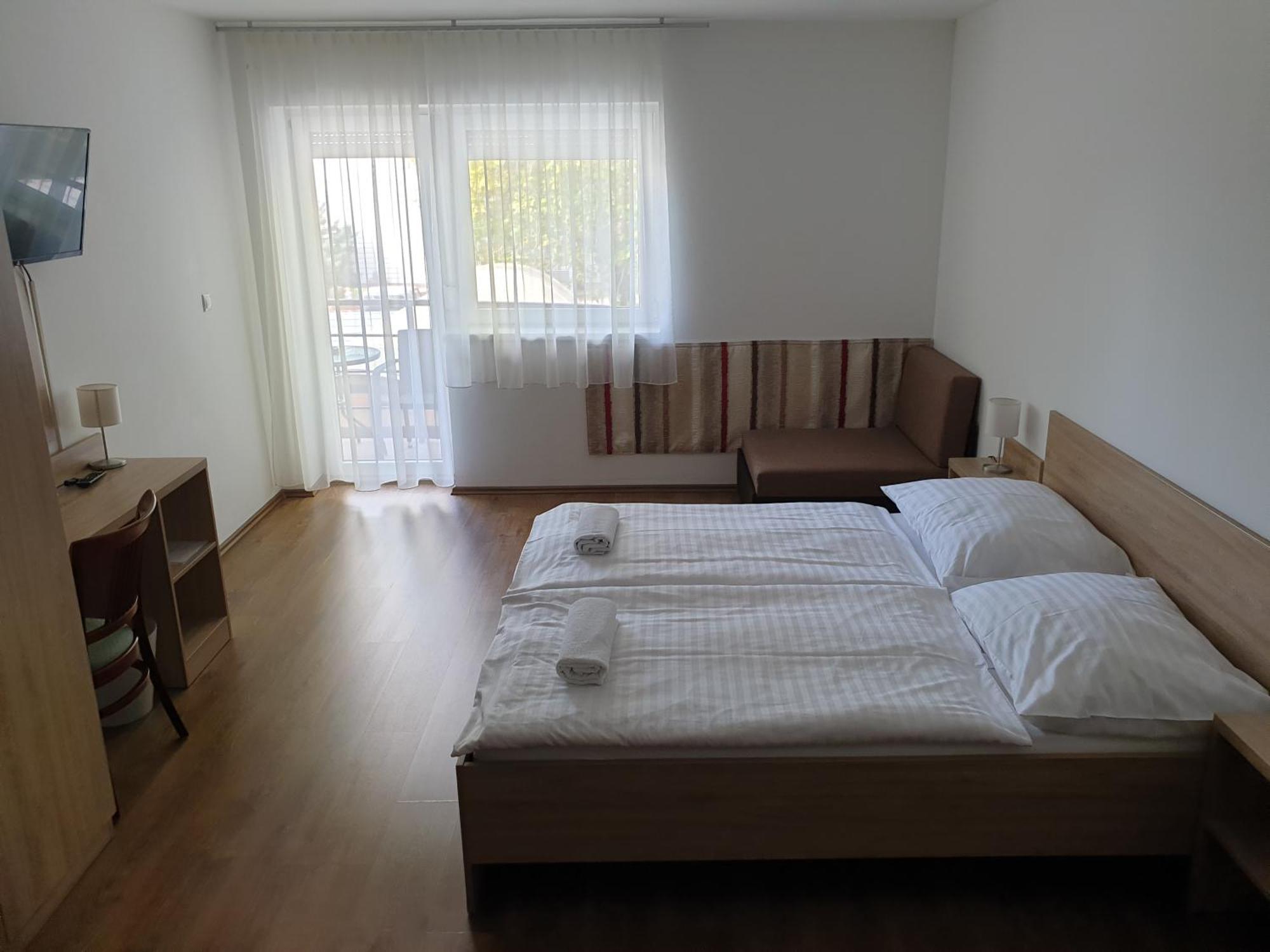 Adam Apartmanhaz Siófok Værelse billede