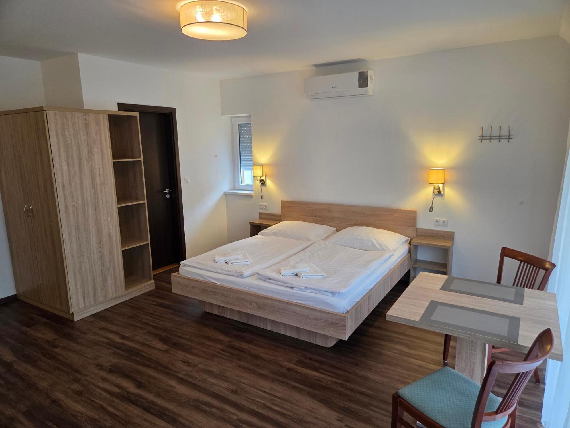 Adam Apartmanhaz Siófok Eksteriør billede